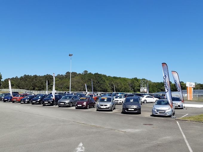 Aperçu des activités de la casse automobile VANNES AUTO PIECES située à LOCQUELTAS (56390)